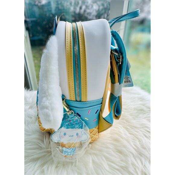 *NEW & RARE* Loungefly SDCC 2024 Sanrio Cinnamoroll Ice Cream Scented Backpack - Picture 4 of 10